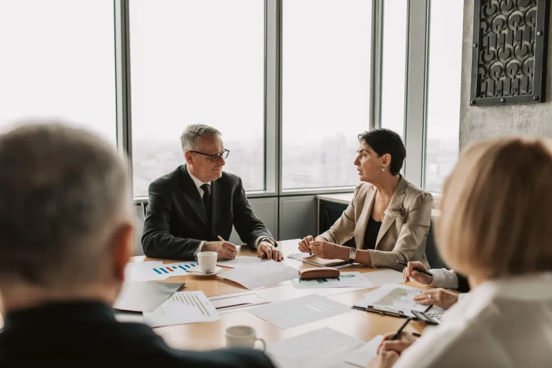 Clarity as Competitive Advantage: Why Ambiguous Strategy Is Costing Large Enterprises More Than They Realize
